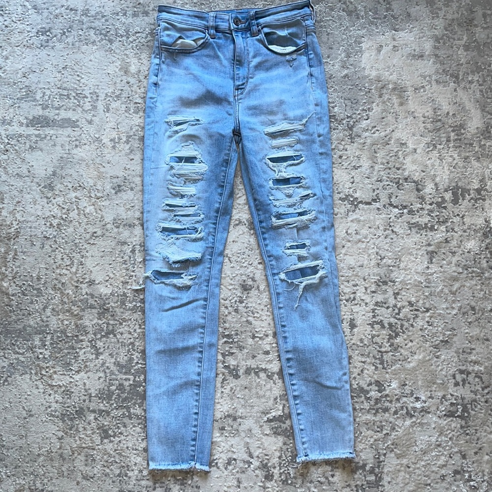 American Eagle light wash distressed jeans size 8R